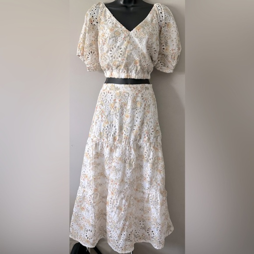 LUCY PARIS Floral Eyelet V-Neck CROP TOP AND MAXI SKIRT 2 pc set medium